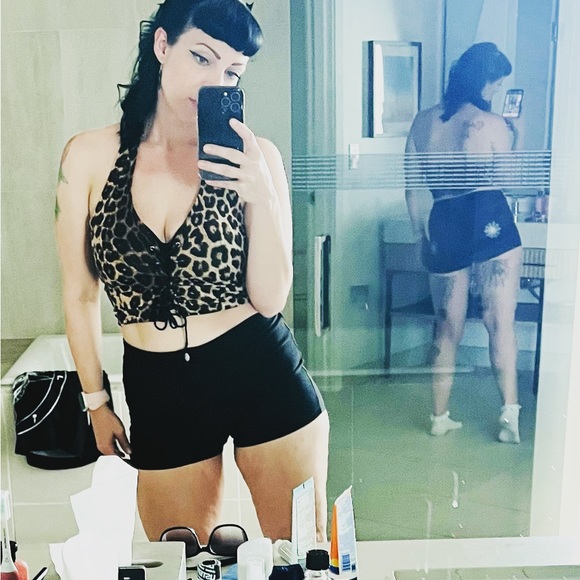 Meet your Posher, Ellen - Picture 6 of 12